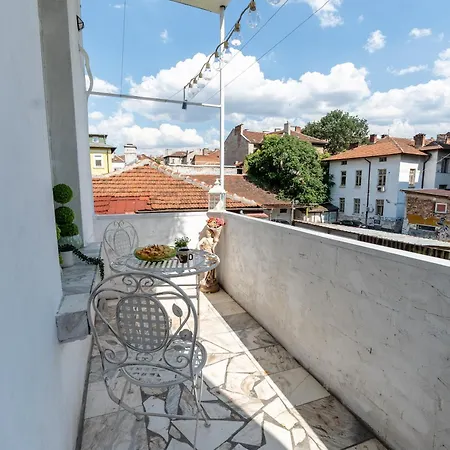 Central Heritage 3-br Lejlighed