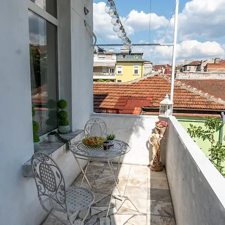 Central Heritage 3-br Apartment *