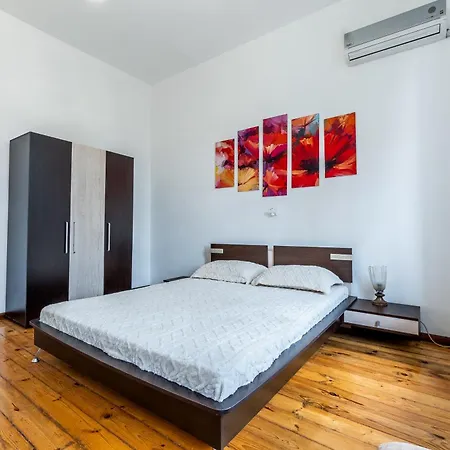 Апартаменты Central Heritage 3-br София