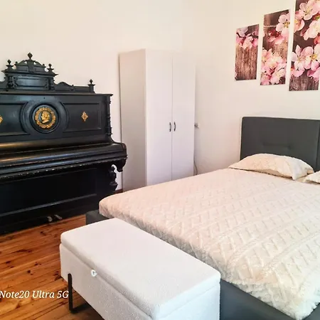 Central Heritage 3-br Apartment